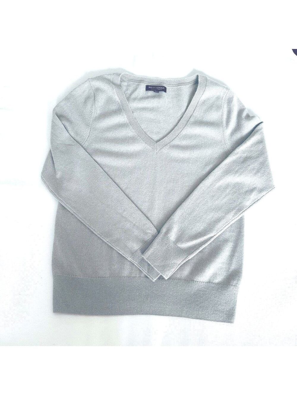 Banana Republic Womens M 100% Cashmere Light Gray V Neck Sweater